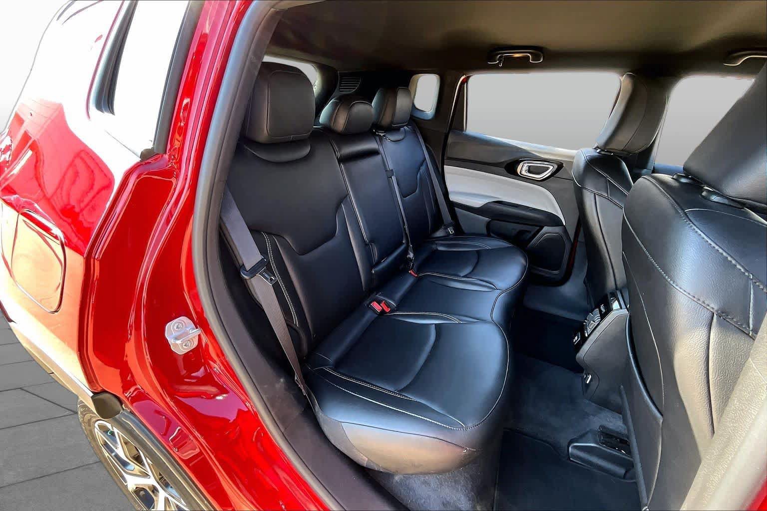 Used 2025 Jeep Compass Limited AWD/4WD image 19