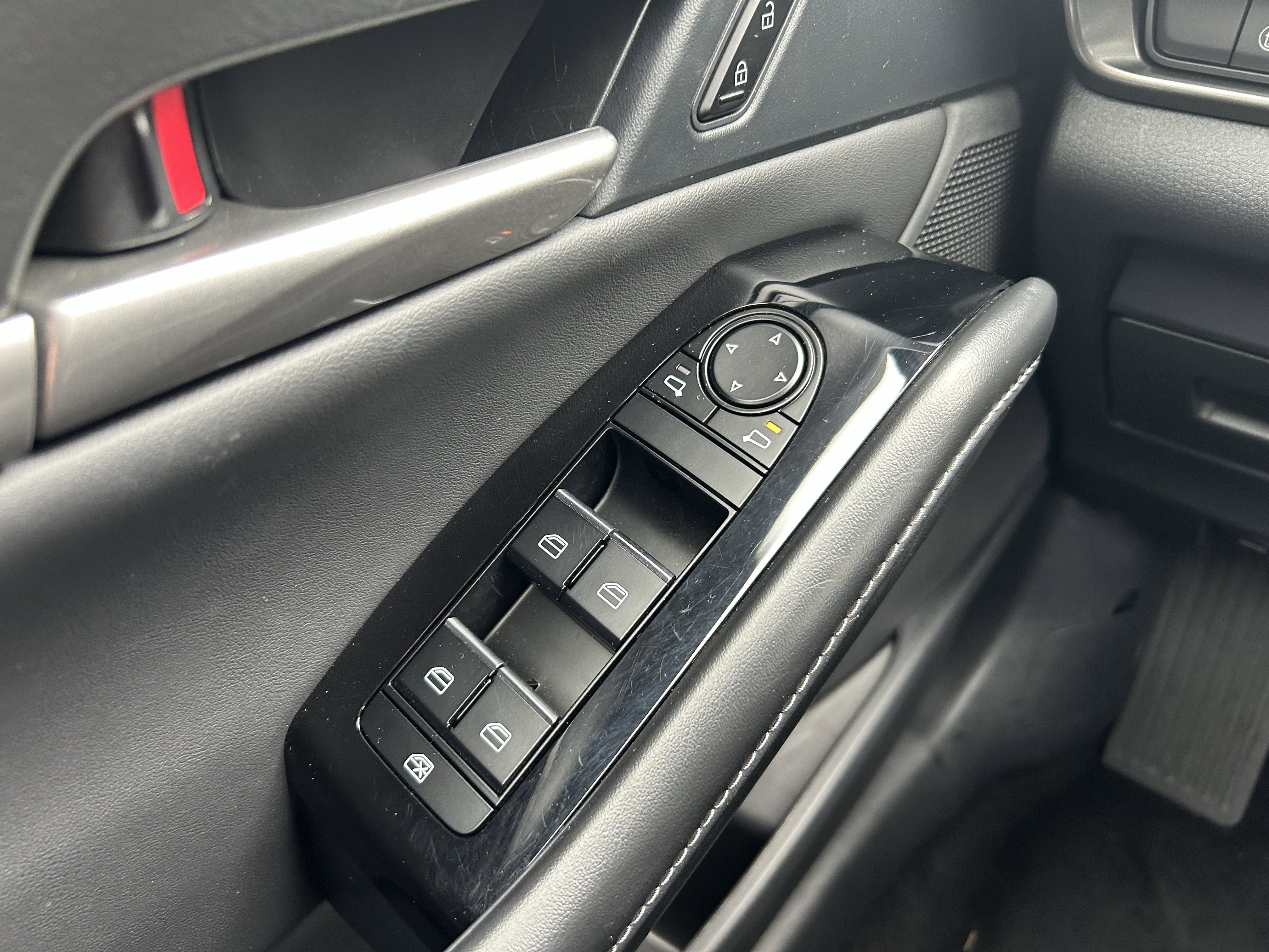 Certified 2025 MAZDA CX-30 AWD 2.5 S w/ Select Sport Pkg image 21