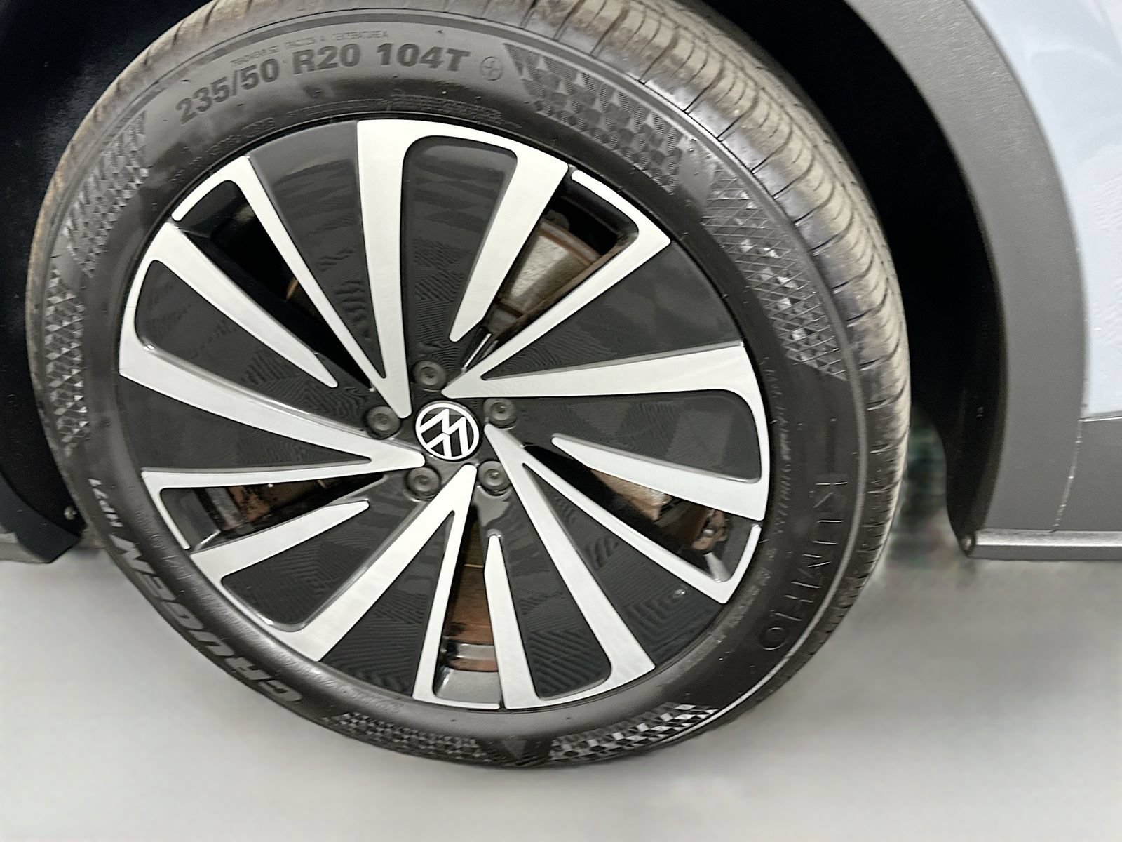 Used 2023 Volkswagen ID.4 Pro S Plus AWD/4WD image 32