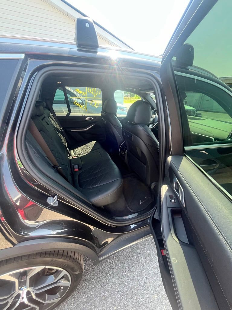 Used 2023 BMW X5 xDrive40i w/ Premium Package AWD/4WD image 8