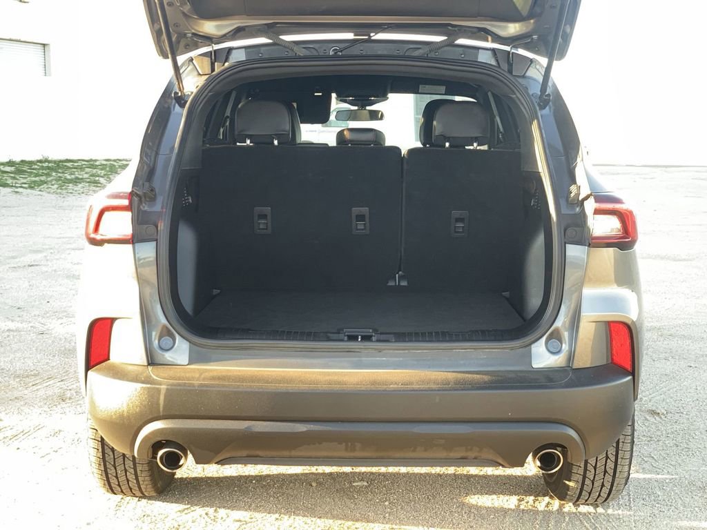 Used 2025 Ford Escape ST-Line image 24