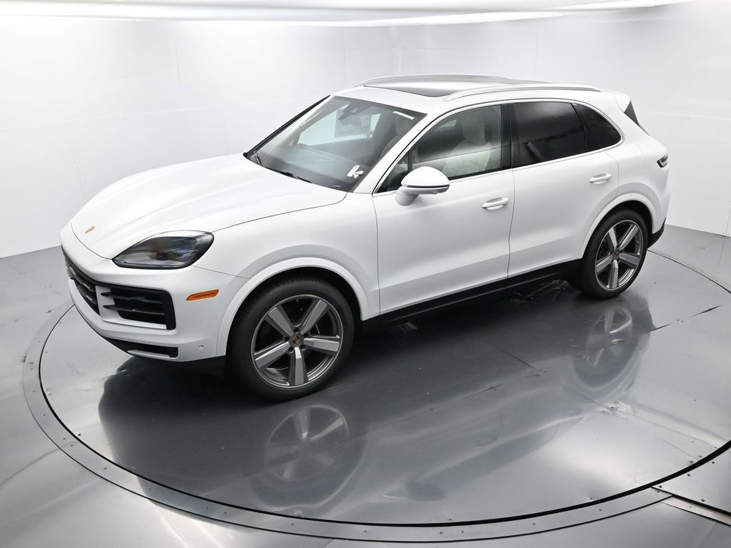 Certified 2025 Porsche Cayenne AWD/4WD image 31
