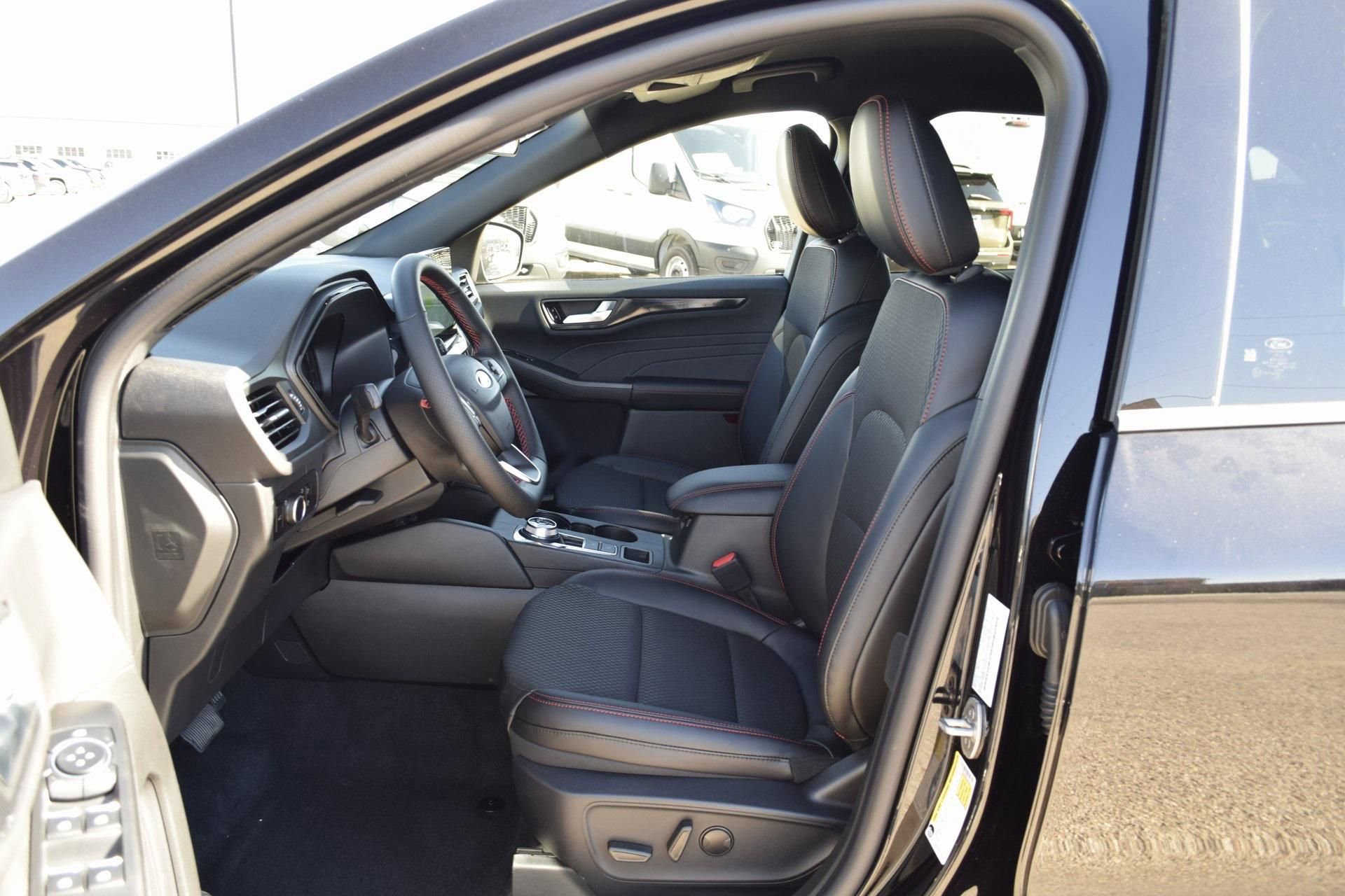 New 2026 Ford Escape ST-Line w/ Tech Pack #1 image 18