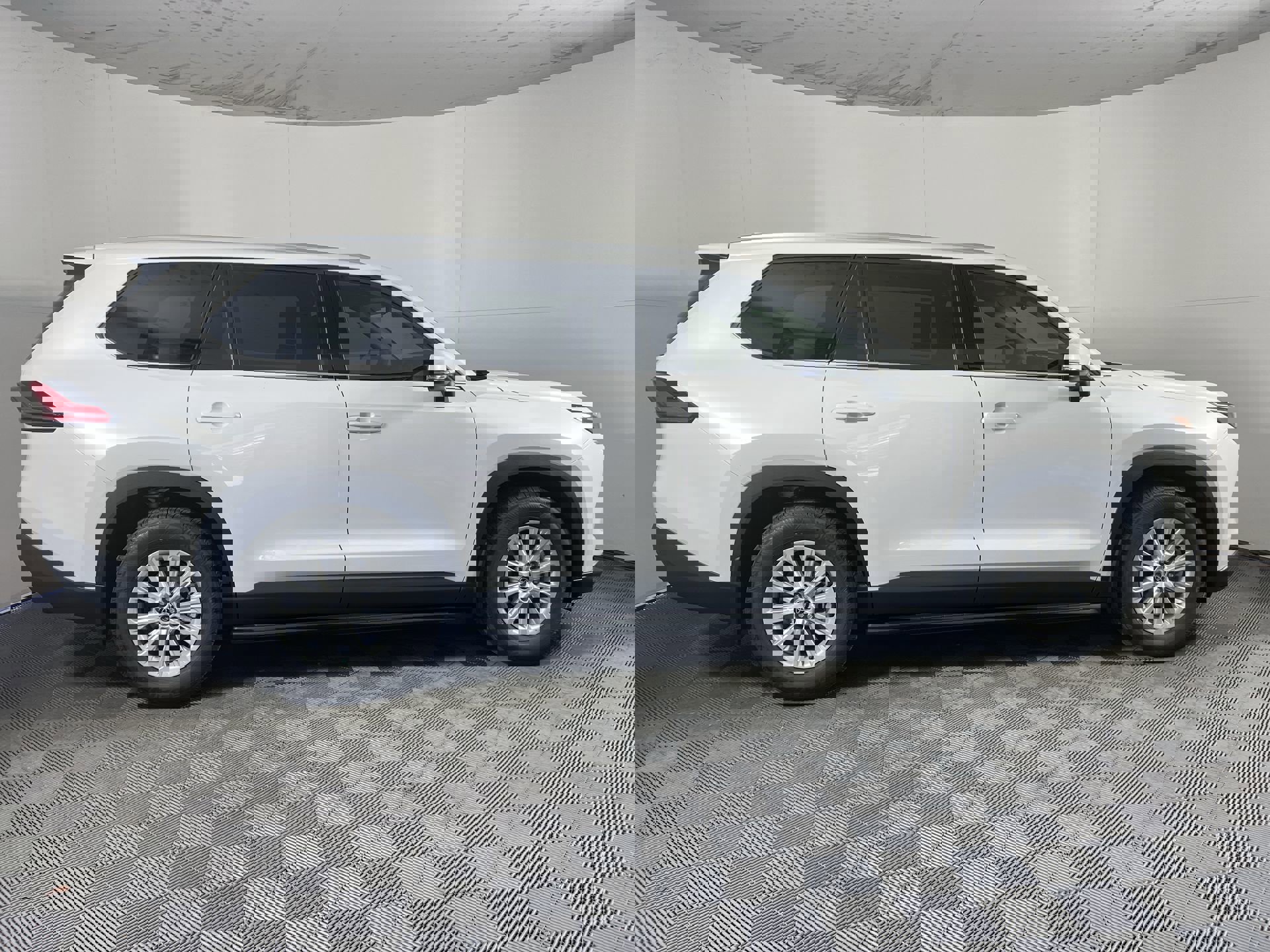 New 2024 Toyota Grand Highlander XLE image 4