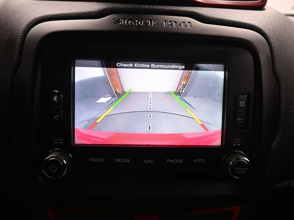 Used 2017 Jeep Renegade Altitude FWD image 18