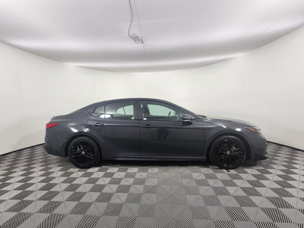 Used 2025 Toyota Camry SE FWD image 6