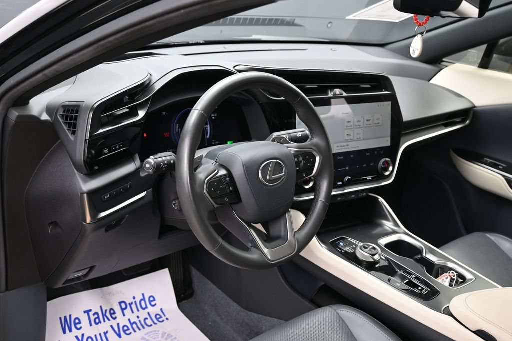 Used 2023 Lexus RZ 450e Premium w/ Technology Package AWD/4WD image 18
