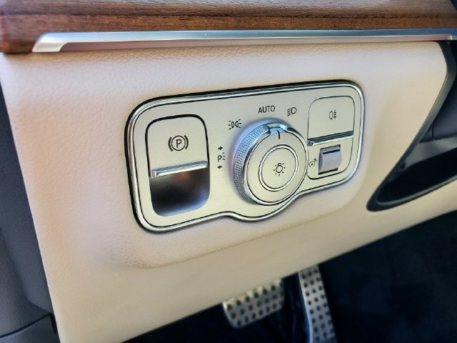 Used 2022 Mercedes-Benz GLS 450 4MATIC image 22
