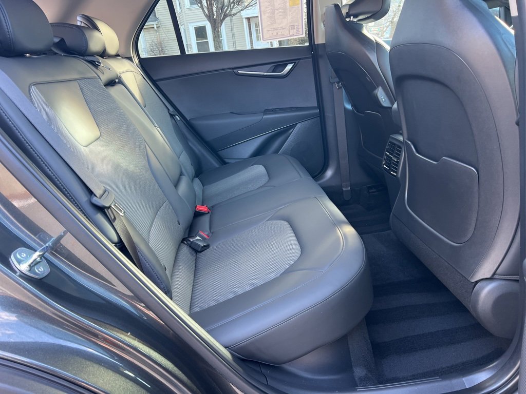 Certified 2024 Kia Niro EX image 23