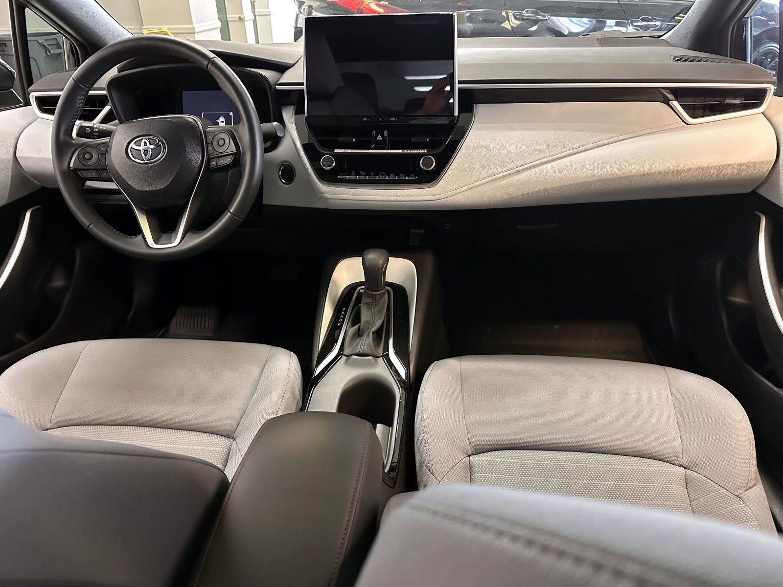 Certified 2025 Toyota Corolla SE w/ SE Premium Package image 13