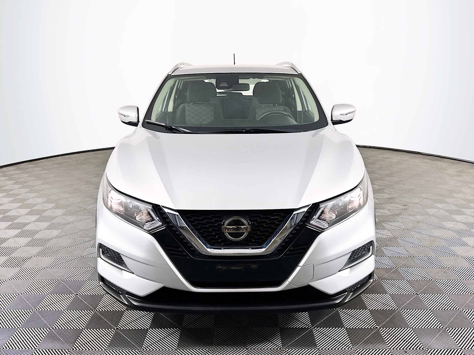 Used 2020 Nissan Rogue Sport SV video 2