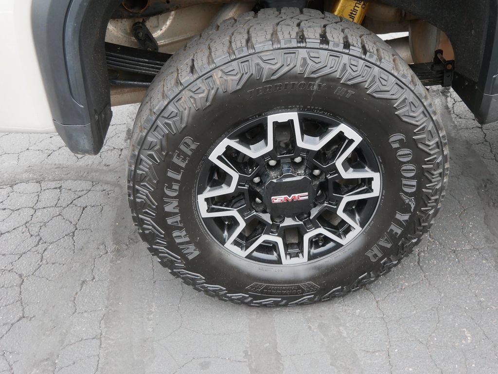 Certified 2026 GMC Sierra 2500 AT4X w/ Snow Plow Prep/Camper Package AWD/4WD image 9