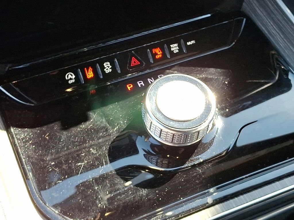 Used 2024 Jeep Wagoneer Series II w/ Flexible Seating Group image 16