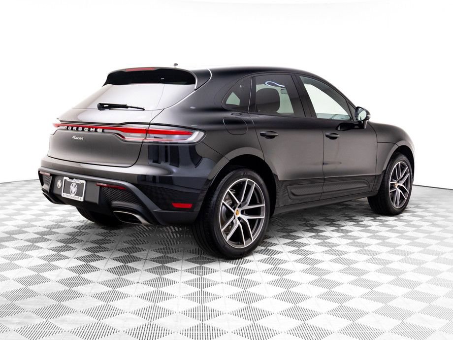 Certified 2025 Porsche Macan image 8