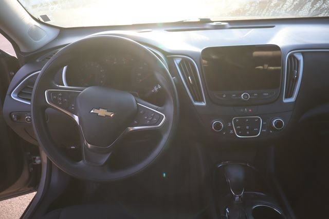 Used 2025 Chevrolet Malibu LT FWD image 9