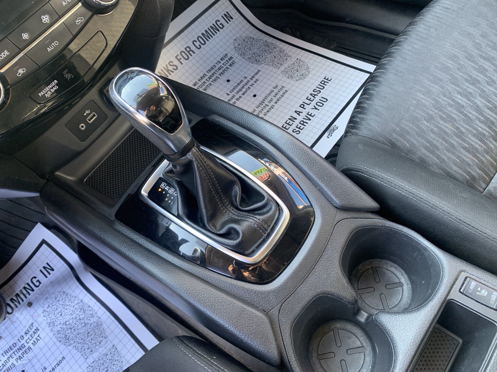 Used 2018 Nissan Rogue SV FWD image 14