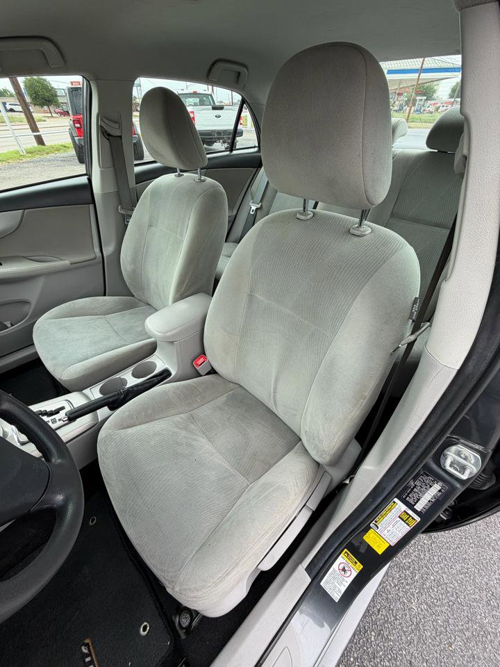 Used 2013 Toyota Corolla LE image 11