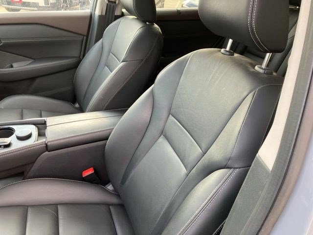 Used 2023 Nissan Rogue SL w/ SL Premium Package image 12