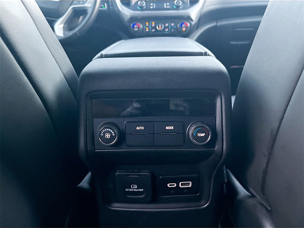Used 2023 GMC Acadia SLT image 28