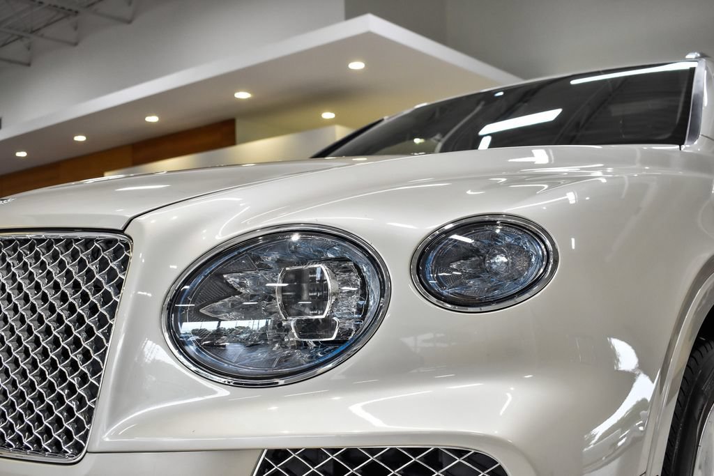 Used 2023 Bentley Bentayga AWD/4WD image 12