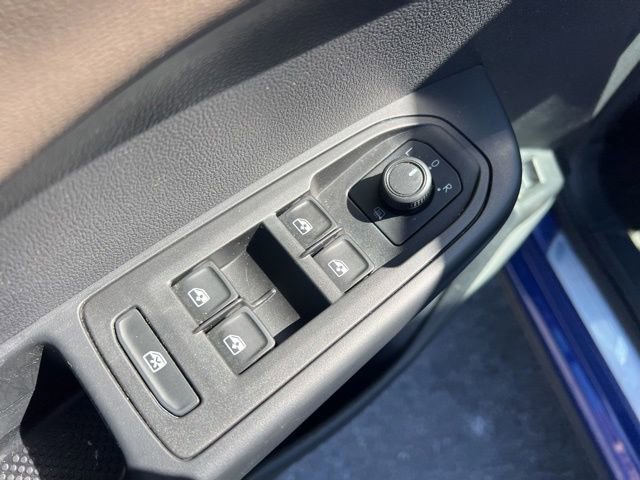 Used 2022 Volkswagen Taos SEL image 30