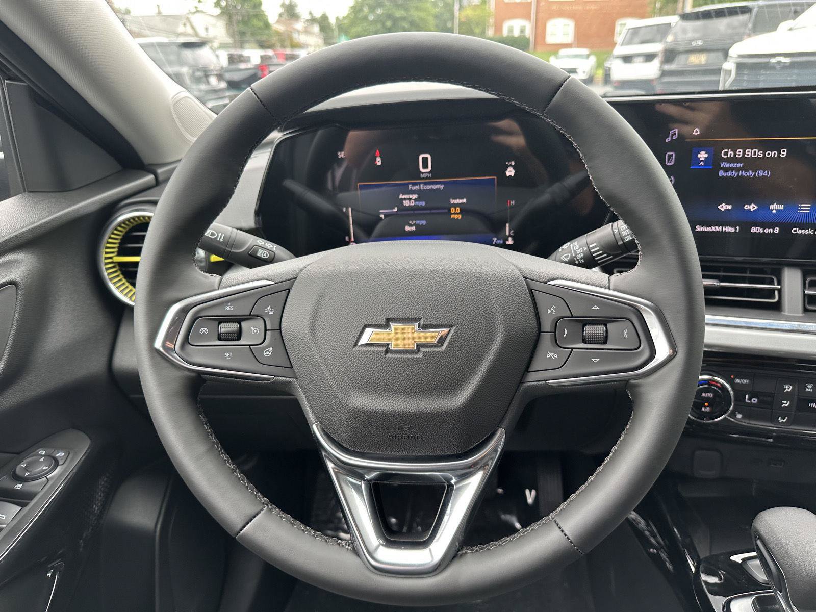 New 2026 Chevrolet Trax LT w/ Sunroof Package FWD image 18
