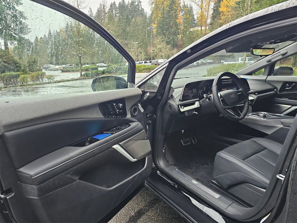 New 2026 Cadillac Optiq Luxury 2 image 18