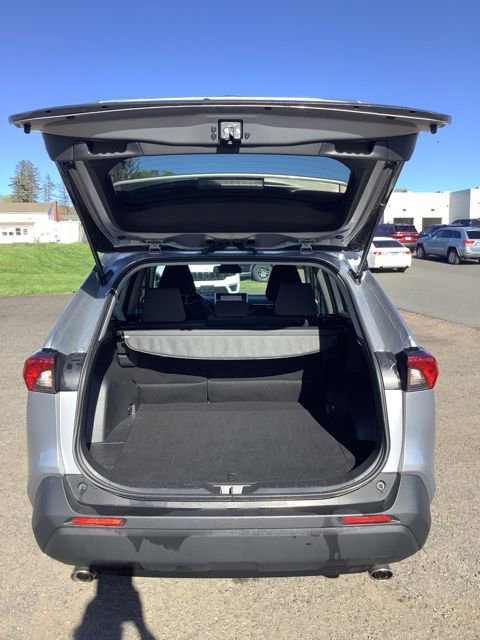 Used 2025 Toyota RAV4 XLE AWD/4WD image 19