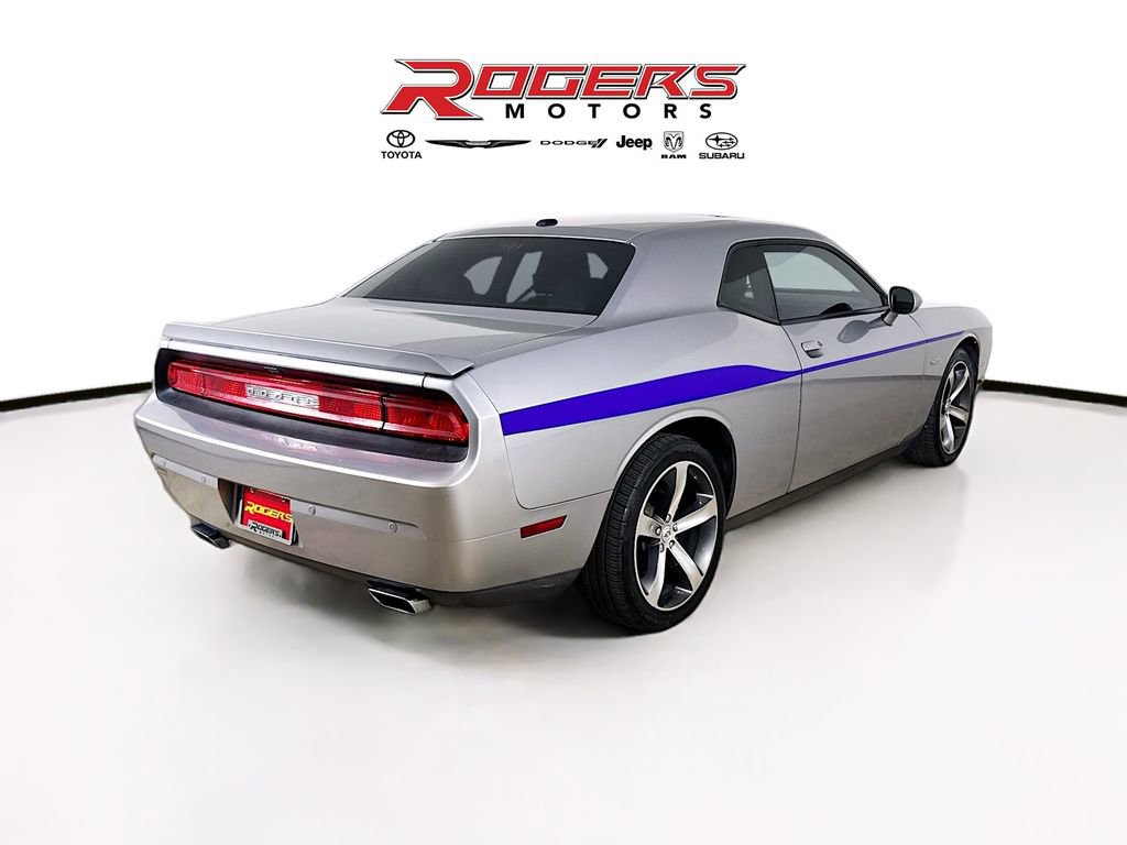 Used 2014 Dodge Challenger SXT RWD image 8