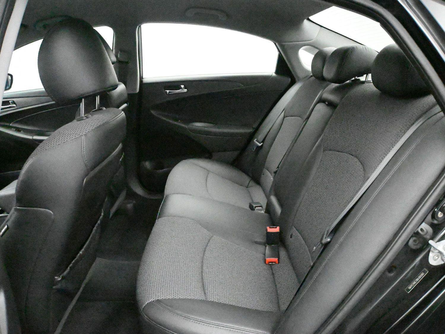 Used 2011 Hyundai Sonata SE FWD image 9