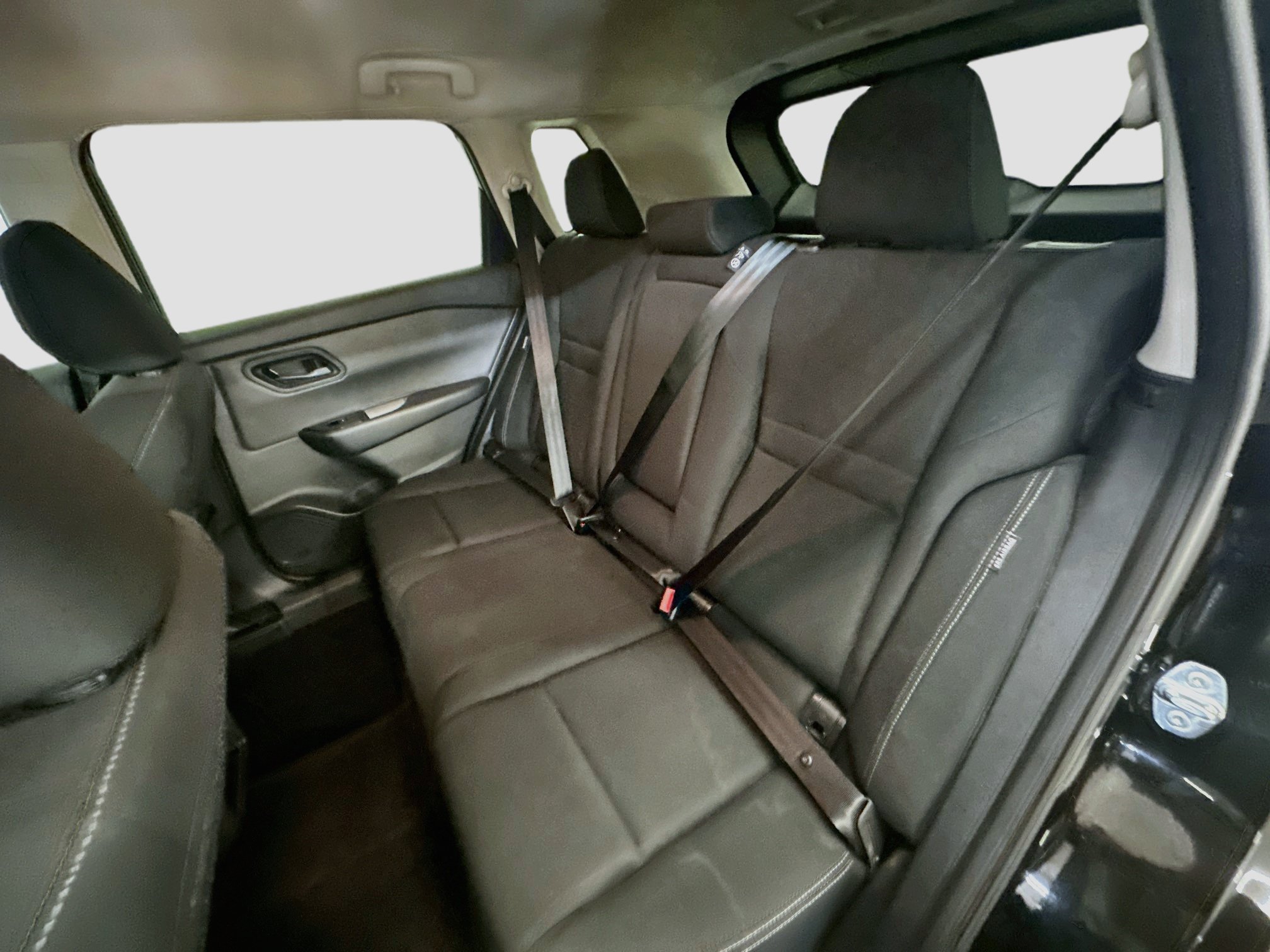Used 2024 Nissan Rogue S AWD/4WD image 28