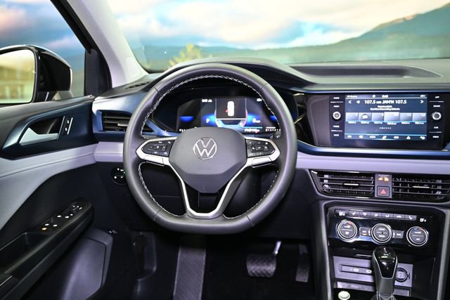 Used 2024 Volkswagen Taos SE image 52