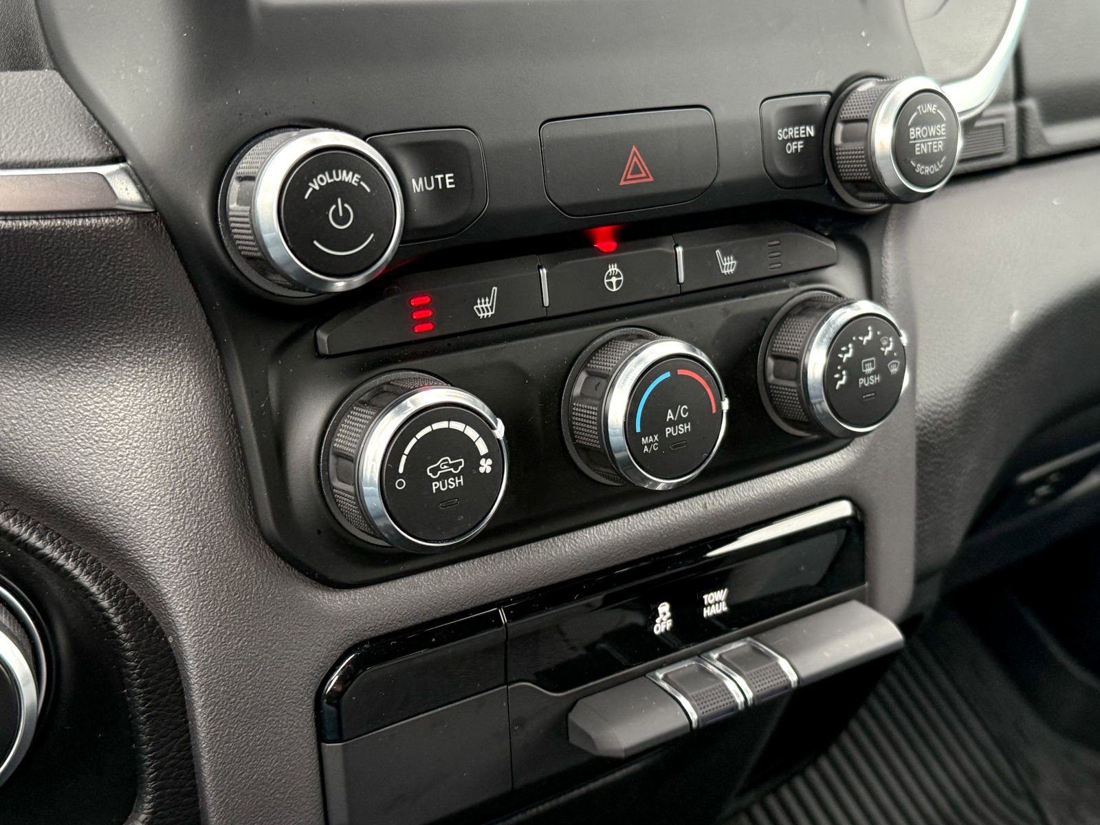 Used 2024 RAM 1500 Big Horn image 19