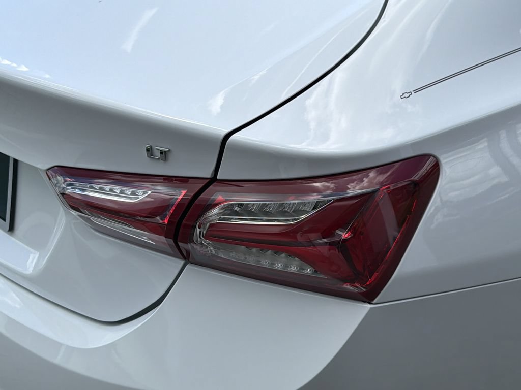 Certified 2022 Chevrolet Malibu LT w/ Leather Package FWD image 12