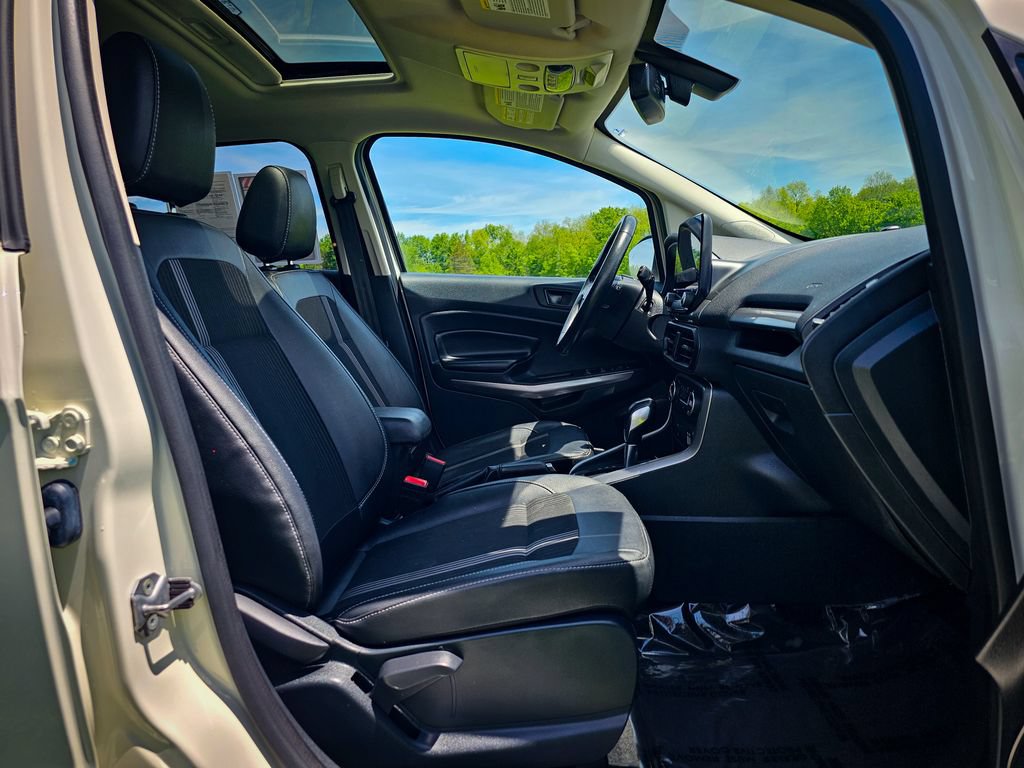 Used 2020 Ford EcoSport SES w/ SES Black Appearance Package AWD/4WD image 38