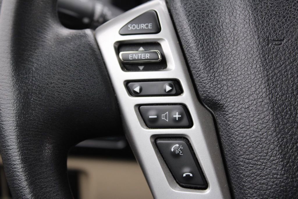 Used 2017 Nissan Titan SV image 27