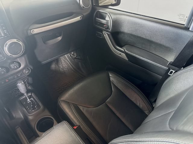 Used 2016 Jeep Wrangler Unlimited Rubicon AWD/4WD image 24