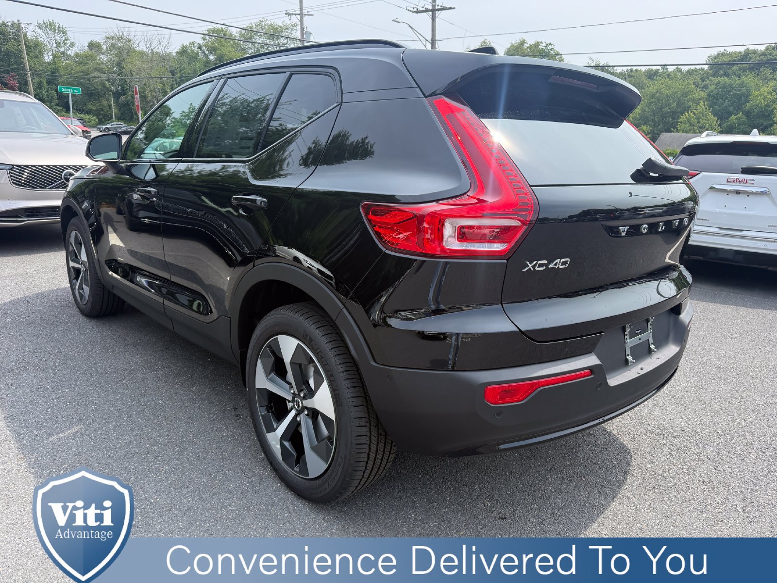 New 2026 Volvo XC40 B5 Plus w/ Protection Package Premier AWD/4WD image 6
