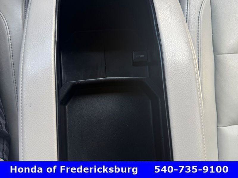 Used 2015 Toyota Highlander XLE AWD/4WD image 30