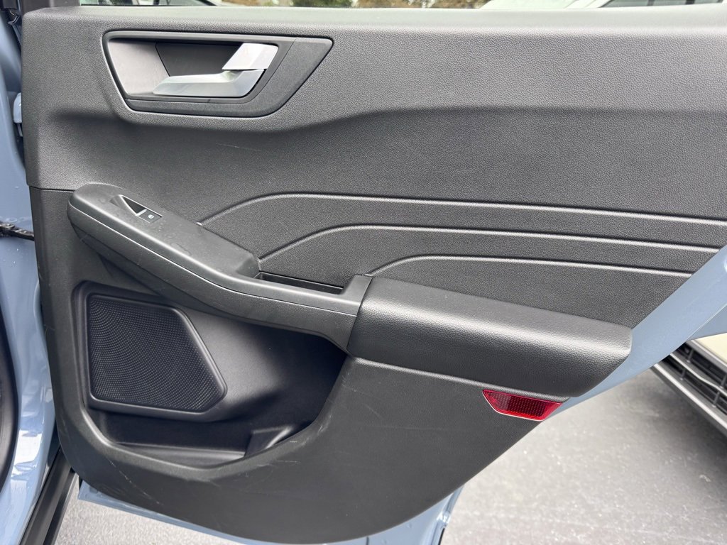 Used 2024 Ford Escape SE image 31
