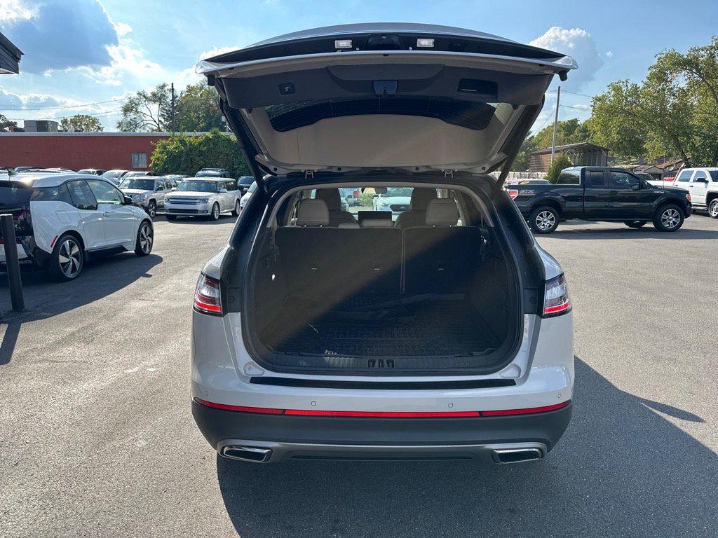 Used 2022 Lincoln Nautilus FWD w/ Premium Package image 8