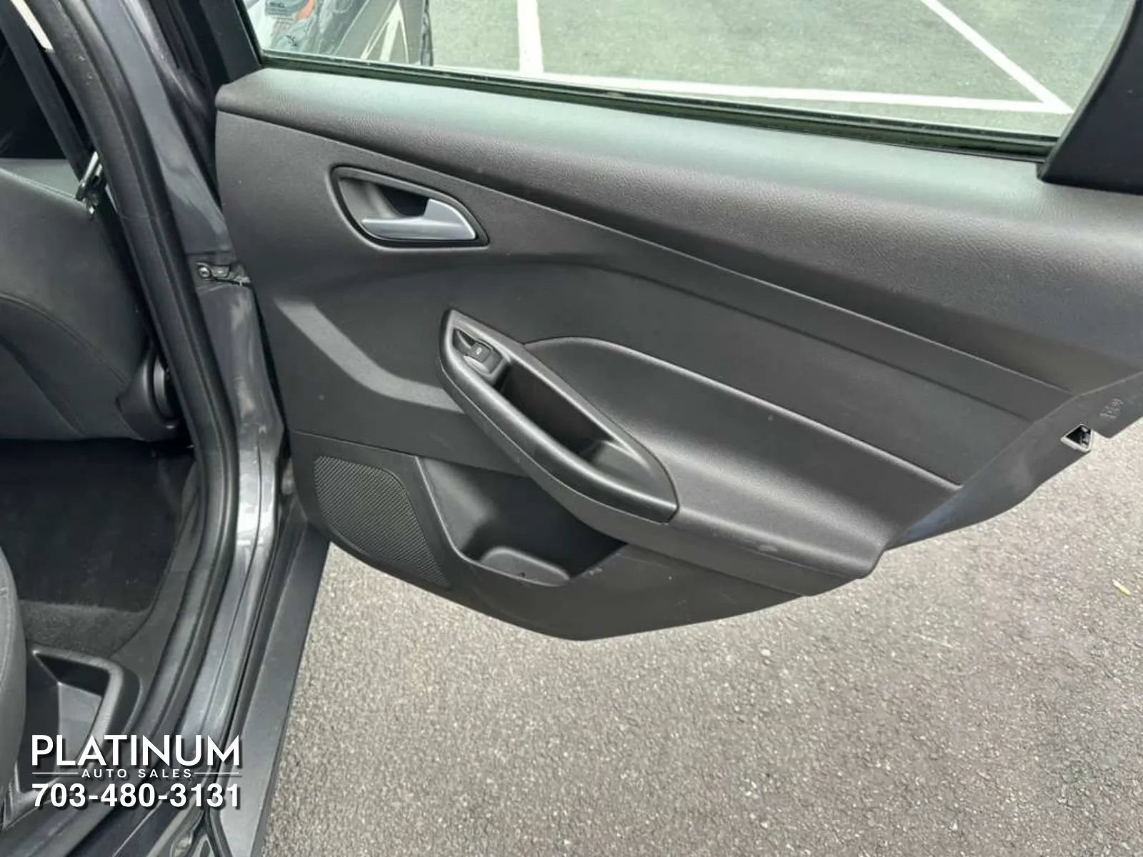 Used 2018 Ford Focus SE FWD image 16
