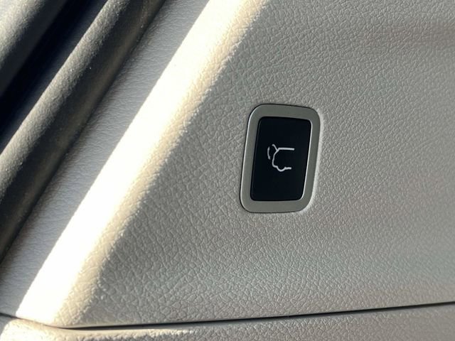 Used 2023 Chrysler Pacifica Limited image 22