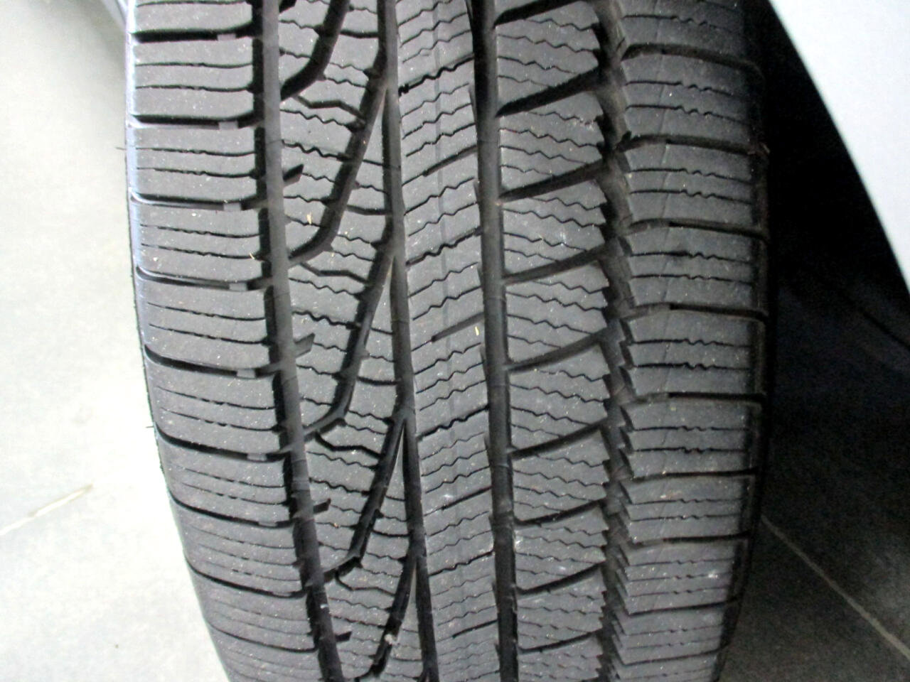 Used 2020 Ford Edge Titanium w/ Cargo Accessory Package image 28