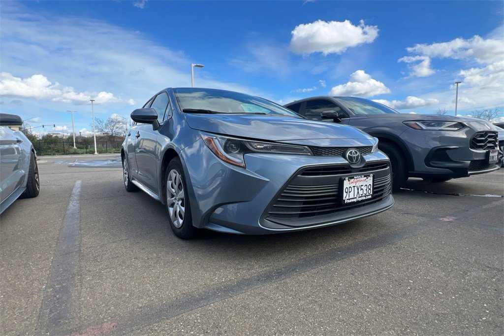 Certified 2025 Toyota Corolla LE image 2
