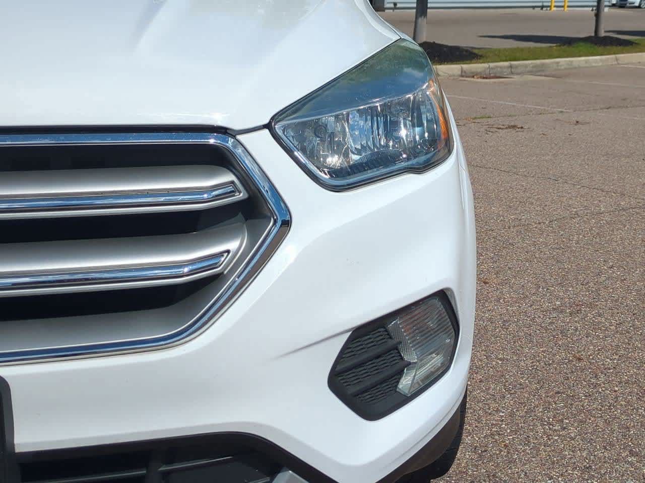 Used 2017 Ford Escape SE AWD/4WD image 10