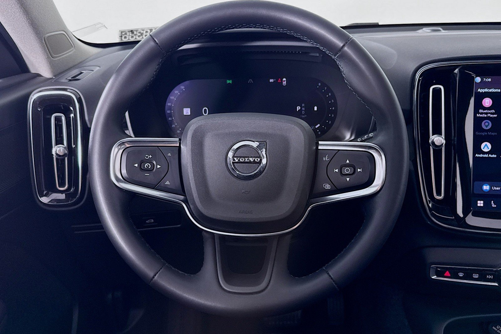 Used 2023 Volvo XC40 B5 Plus AWD/4WD image 18