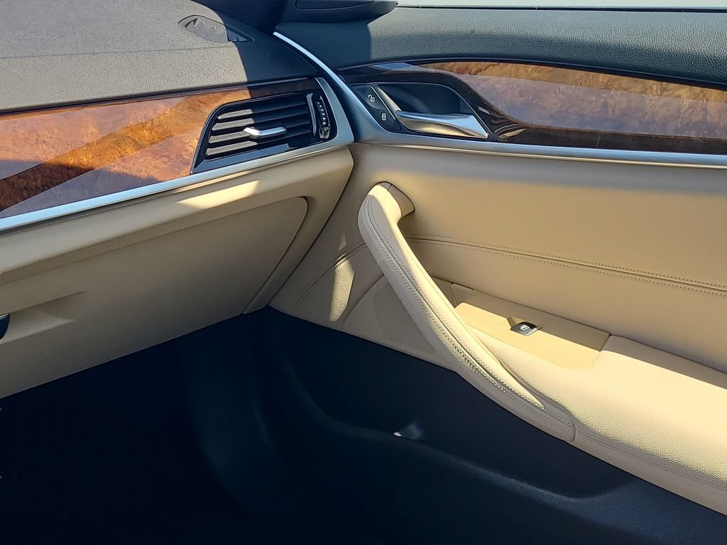 Used 2020 BMW 530i w/ Premium Package RWD image 13