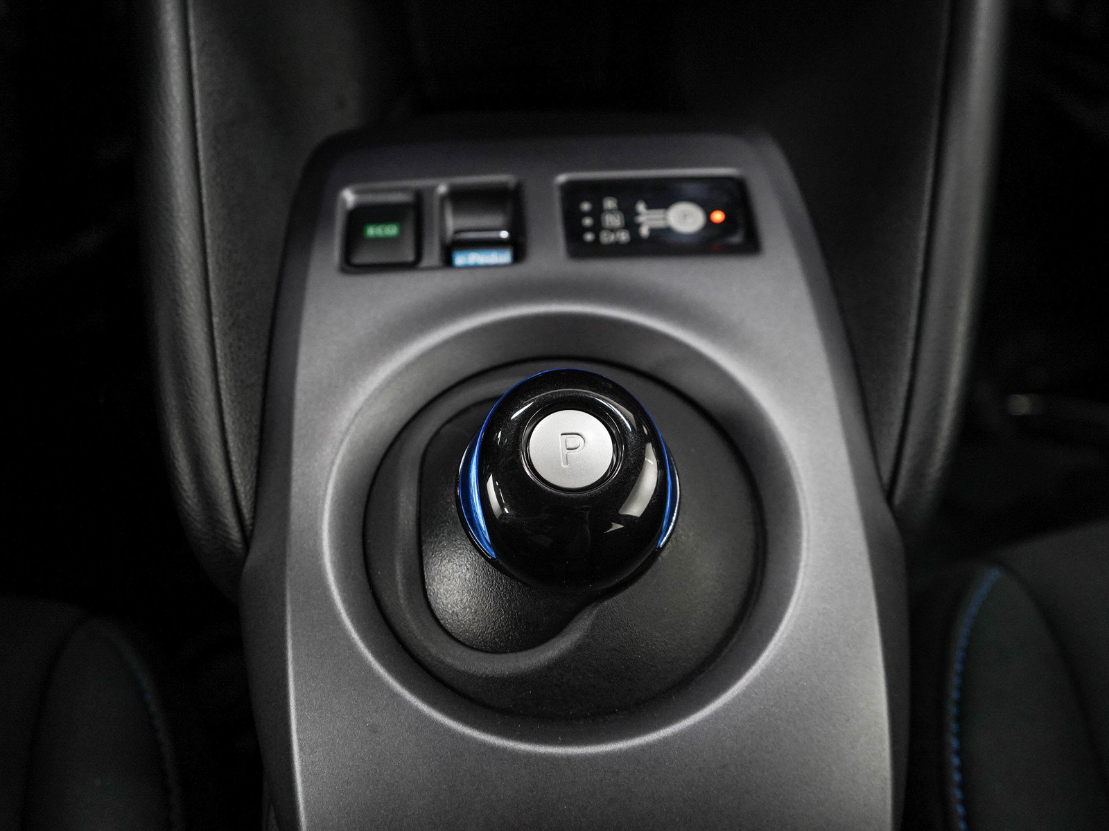 Used 2025 Nissan Leaf S FWD image 23