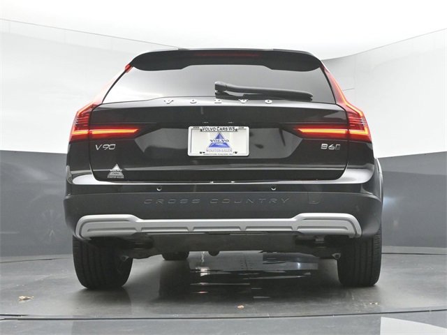 Certified 2024 Volvo V90 B6 Cross Country Plus image 43